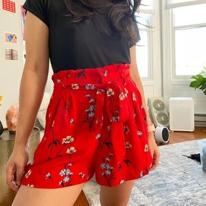 NWOT Zara trafaluc floral shorts with pockets